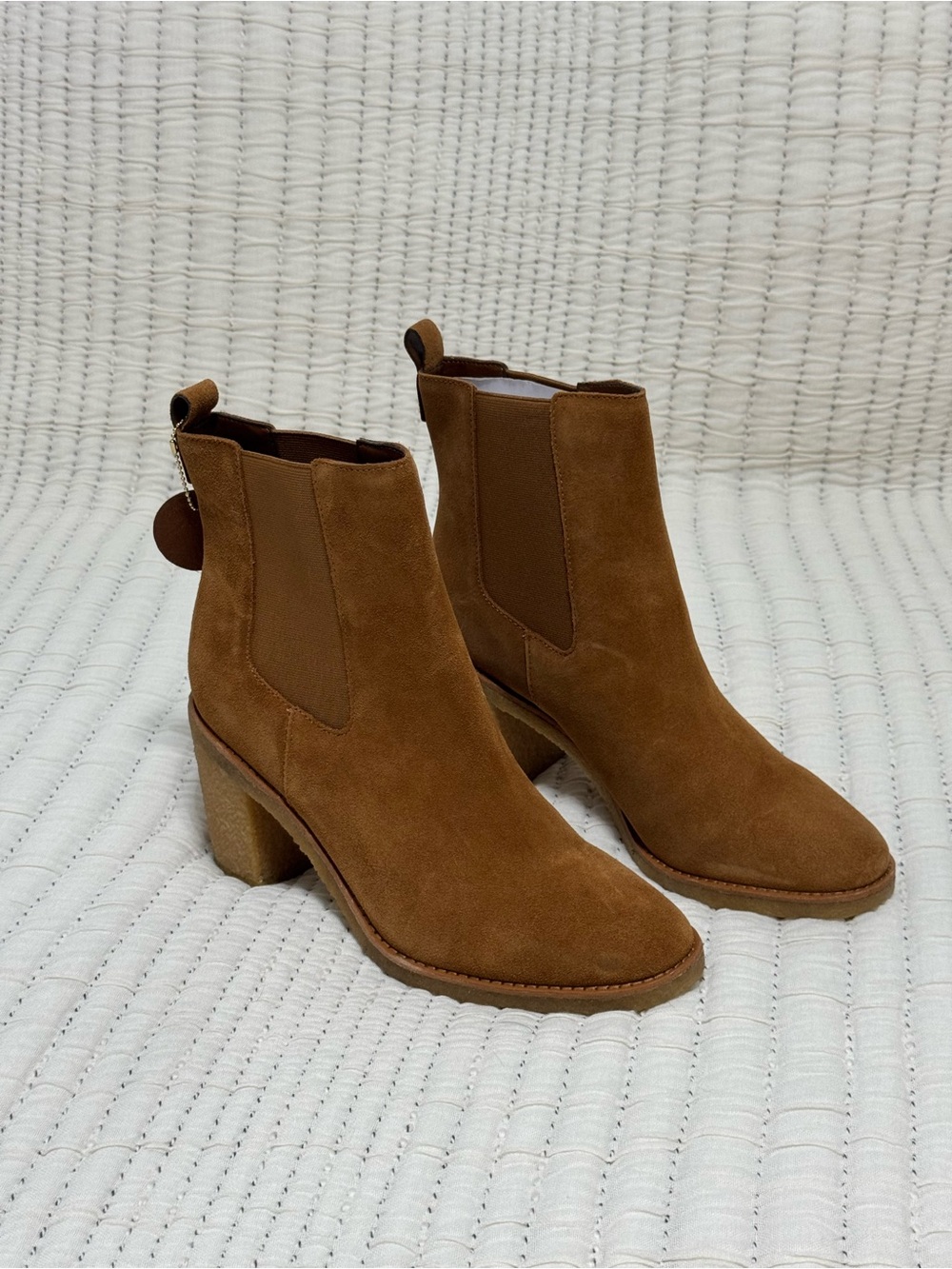 Lauren Ralph Lauren Marianna Pull-On Chelsea Booties Chestnut NWOB - size 10